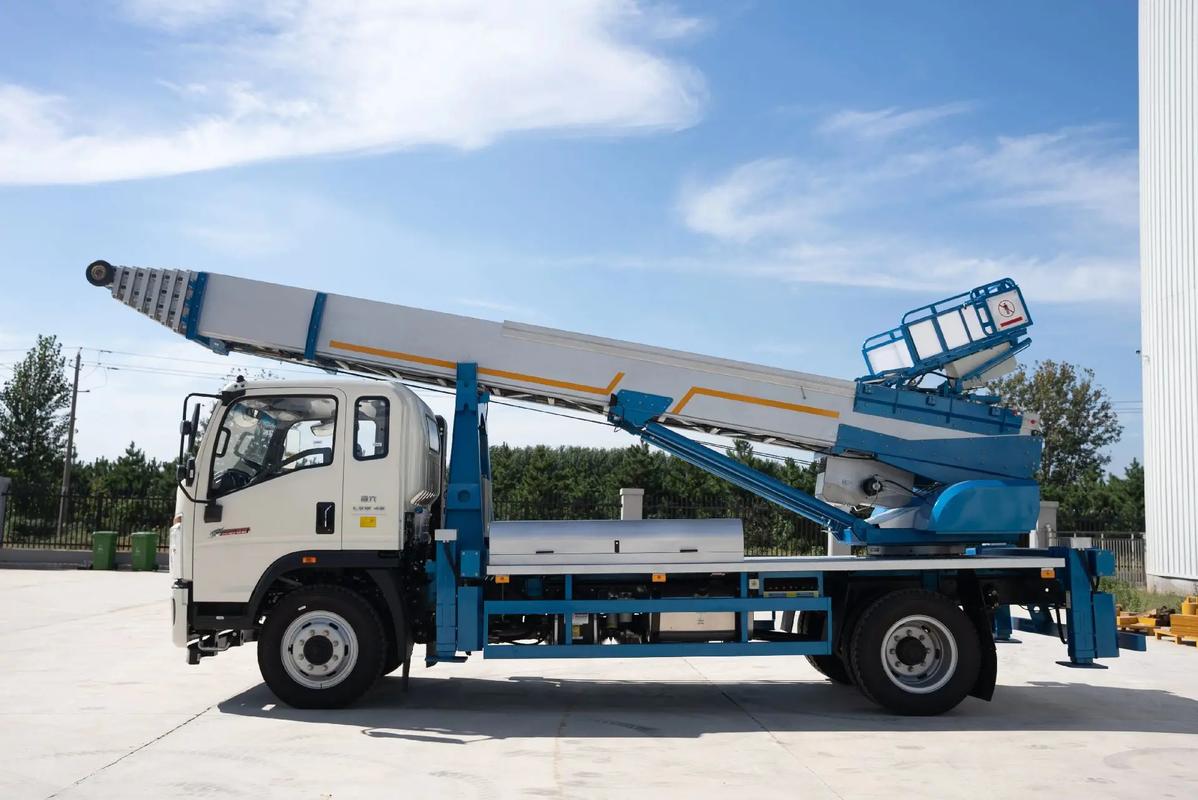 定安云梯上料车租赁费用