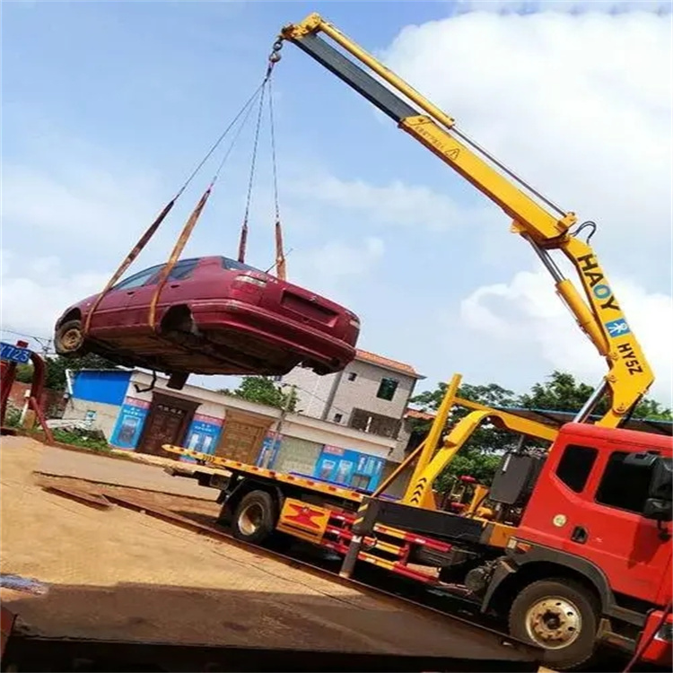 定安吊车吊汽车的正确方法